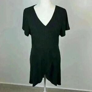 Style 5 Black V-Neck Mini Dress Size M NWT